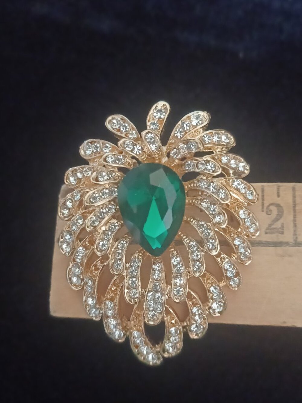 Elegant Green, and Clear Rhinestone Brooch - Picture 4 of 4